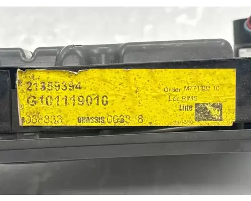 Mack CXU612 Instrument Cluster