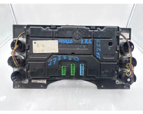 Mack CXU612 Instrument Cluster