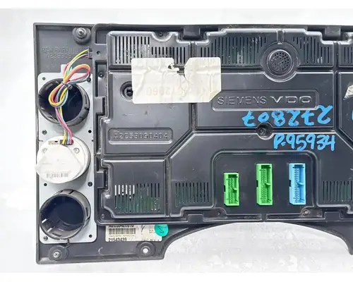Mack CXU612 Instrument Cluster