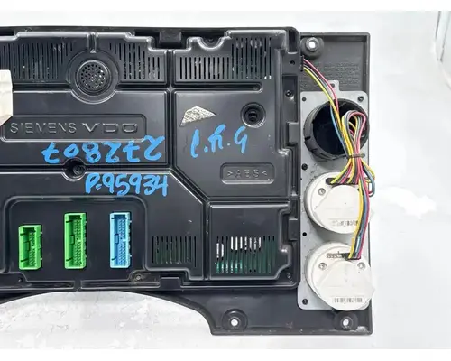 Mack CXU612 Instrument Cluster