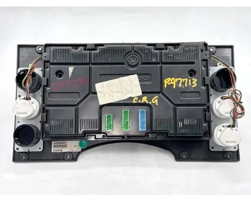 Mack CXU612 Instrument Cluster