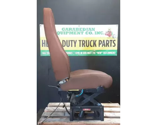 Mack CXU612 Seat, Front