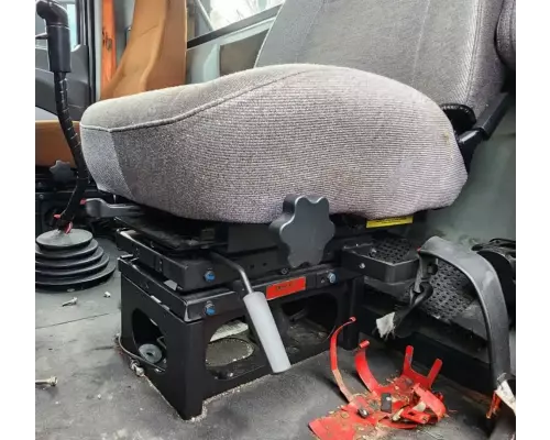 Mack CXU612 Seat, Front