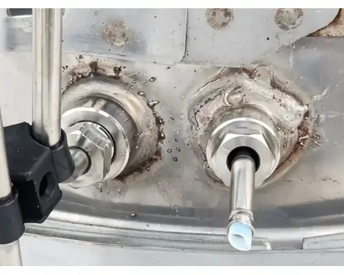 Mack CXU613T DPF (Diesel Particulate Filter)