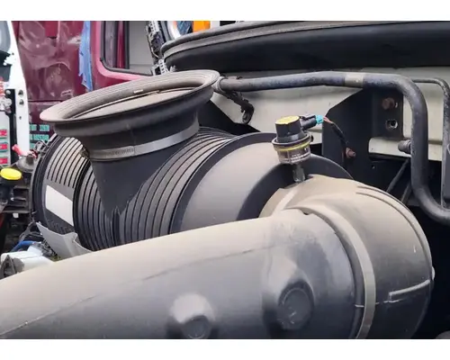 Mack CXU613 Air Cleaner