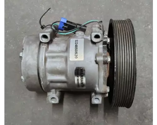 Mack CXU613 Air Conditioner Compressor