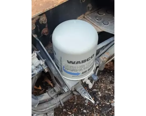 Mack CXU613 Air Dryer