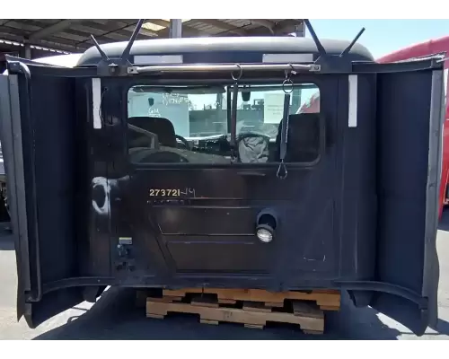 Mack CXU613 Cab