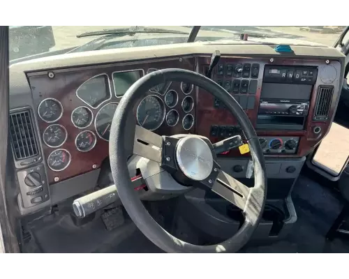 Mack CXU613 Cab