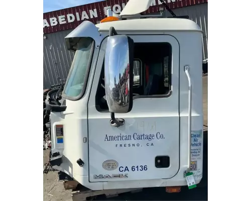 Mack CXU613 Cab