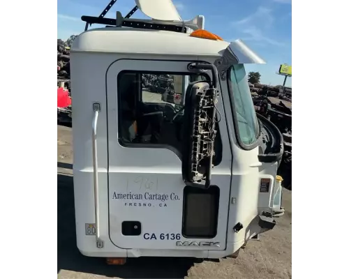 Mack CXU613 Cab