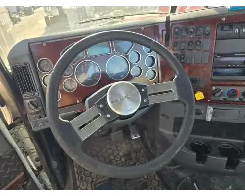 Mack CXU613 Cab