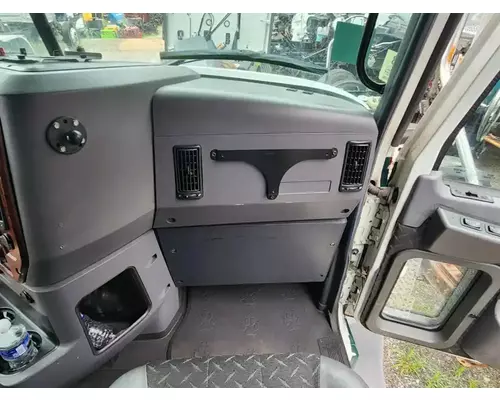Mack CXU613 Dash Assembly