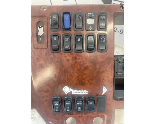 Mack CXU613 Dash Assembly