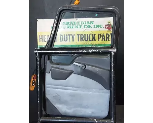Mack CXU613 Door Assembly, Front