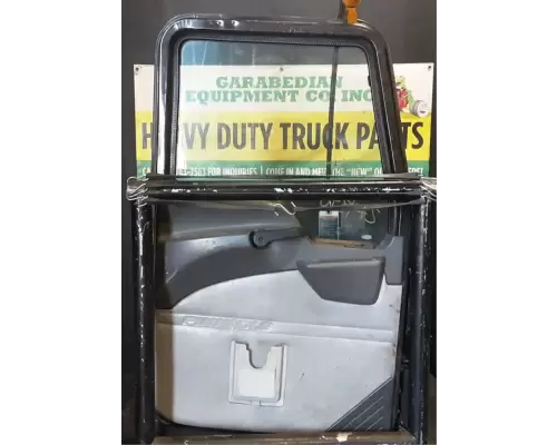 Mack CXU613 Door Assembly, Front