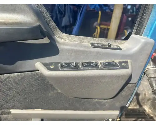 Mack CXU613 Door Assembly, Front