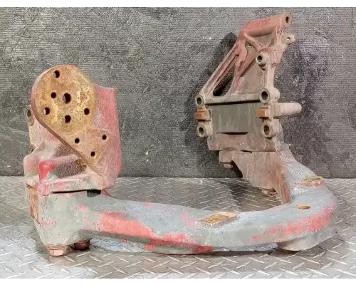 Mack CXU613 Engine Mounts