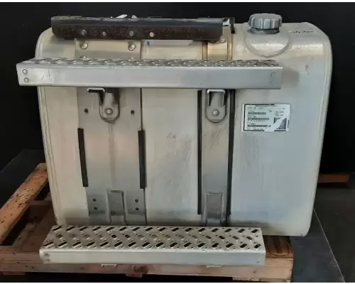 Mack CXU613 Fuel Tank