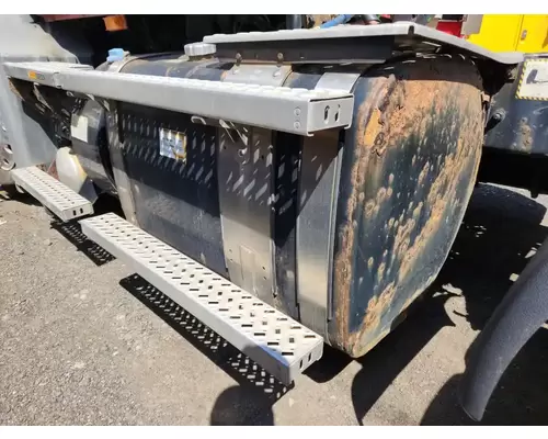 Mack CXU613 Fuel Tank