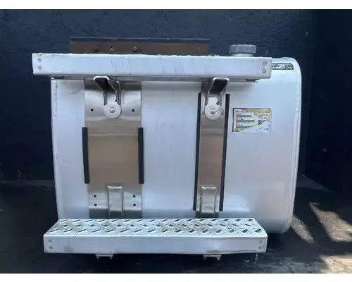 Mack CXU613 Fuel Tank
