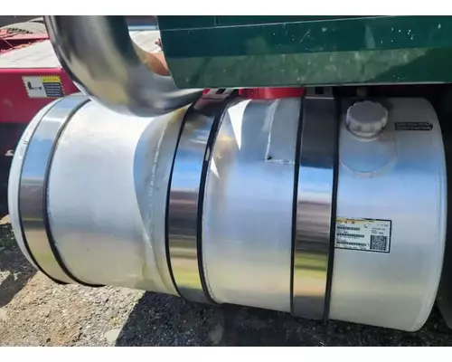 Mack CXU613 Fuel Tank