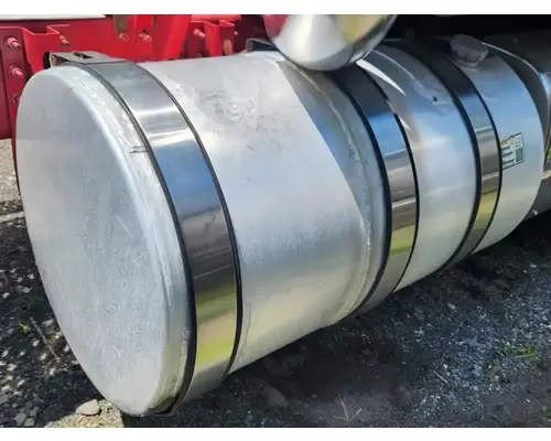 Mack CXU613 Fuel Tank