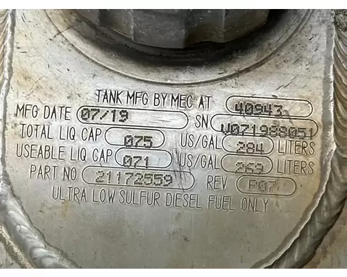 Mack CXU613 Fuel Tank