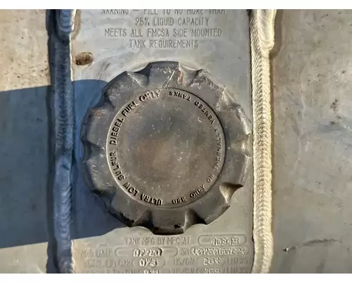 Mack CXU613 Fuel Tank