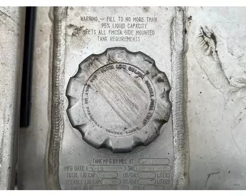 Mack CXU613 Fuel Tank