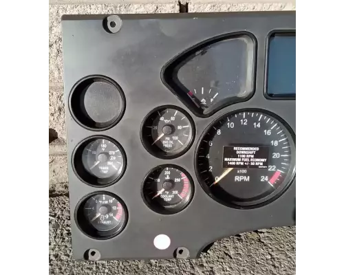 Mack CXU613 Instrument Cluster