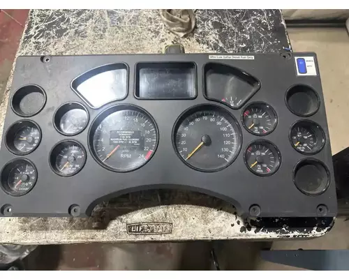 Mack CXU613 Instrument Cluster