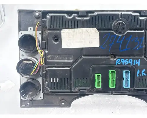 Mack CXU613 Instrument Cluster
