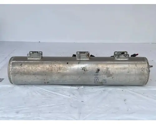Mack CXU633T Air Tank
