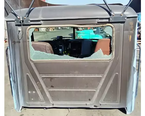 Mack CXU633T Cab