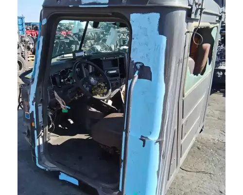 Mack CXU633T Cab