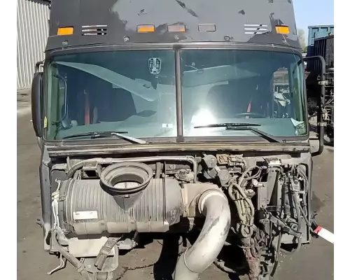 Mack CXU633T Cab