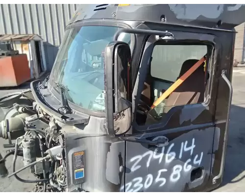 Mack CXU633T Cab