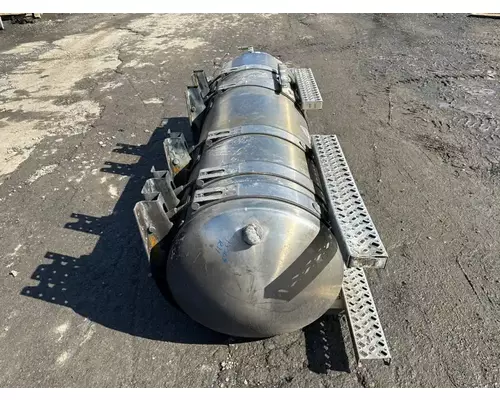 Mack CXU633T Fuel Tank