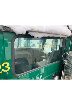 Mack CXU Back Glass