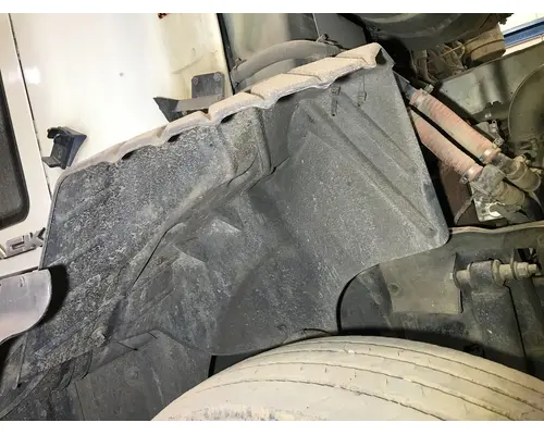 Mack CXU Fender, Inner
