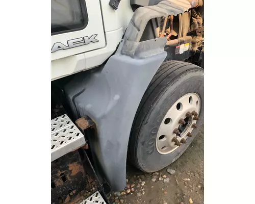 Mack CXU Fender