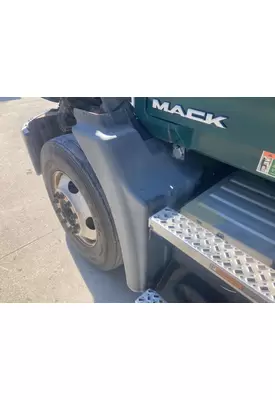 Mack CXU Fender