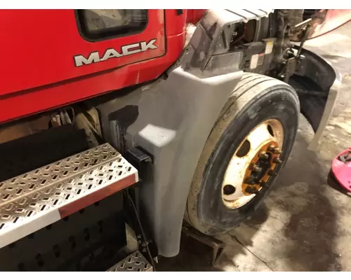 Mack CXU Fender