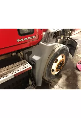 Mack CXU Fender