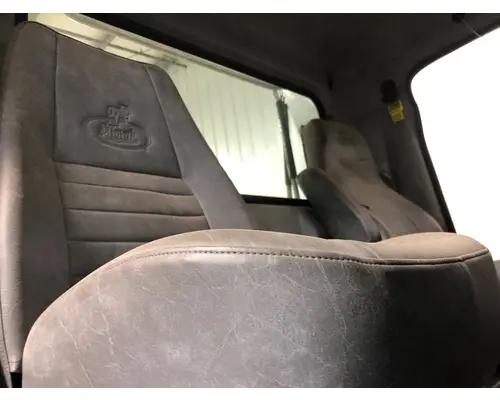 Mack CXU Seat (non-Suspension)