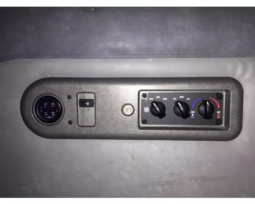 Mack CXU Sleeper Controls