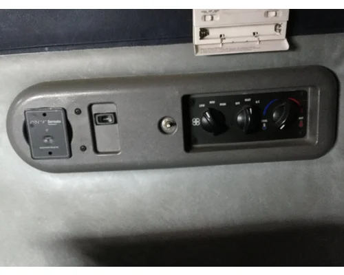 Mack CXU Sleeper Controls