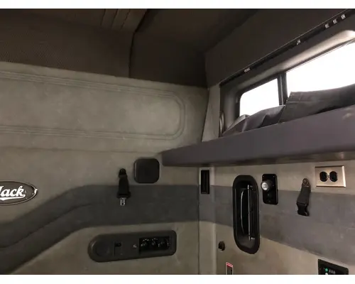 Mack CXU Sleeper