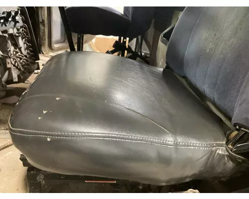 Mack CX Seat (Mech Suspension Seat)